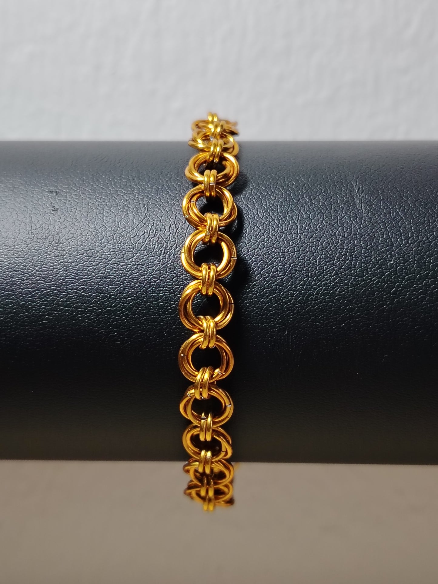 Rannekoru Sirius, kullanvärinen