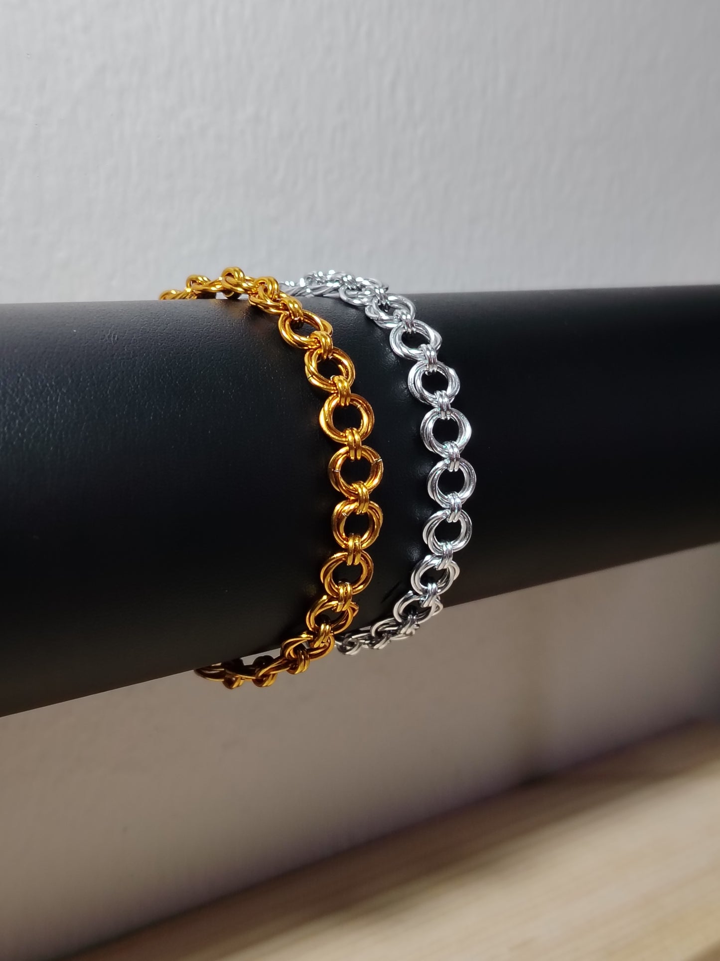 Rannekoru Sirius, kullanvärinen